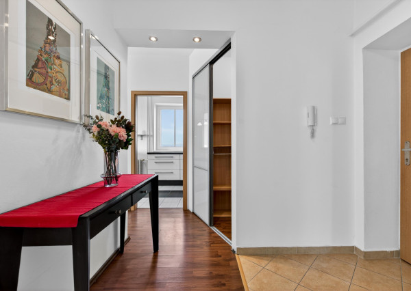 Predávame priestranný 3-izbový byt v atraktívnej lokalite pri Horskom parku