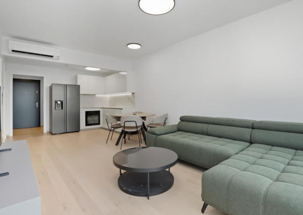 Prenajímame moderný 2i byt – EUROVEA TOWERS, výhľad na Dunaj