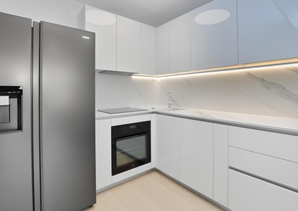 Prenajímame moderný 2i byt – EUROVEA TOWERS, výhľad na Dunaj