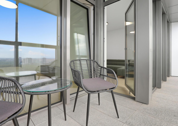 Prenajímame moderný 2i byt – EUROVEA TOWERS, výhľad na Dunaj
