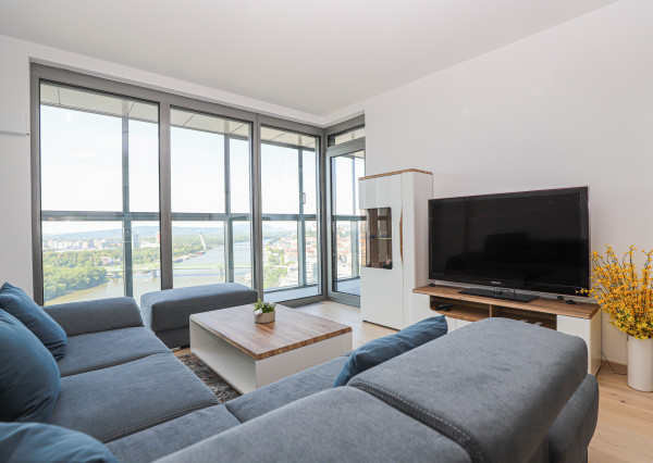Prenajímame moderný 2i byt s výhľadom na Dunaj - EUROVEA TOWERS
