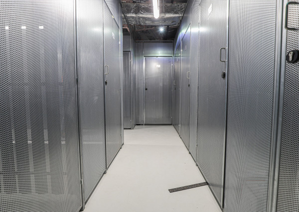 Prenajímame moderný 2i byt s výhľadom na Dunaj - EUROVEA TOWERS