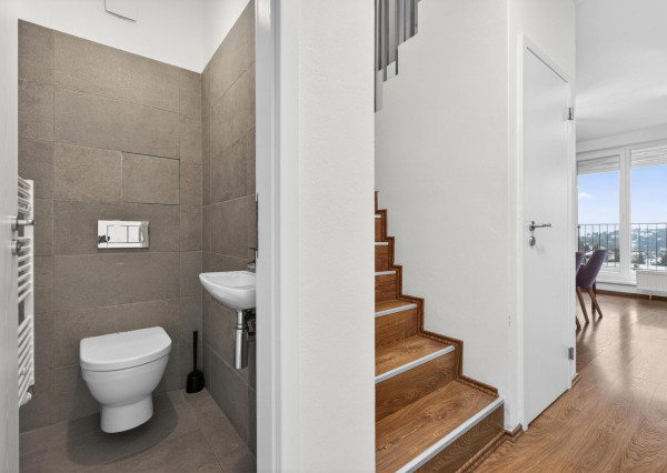 Predávame slnečný 3-izbový mezonet s výhľadom na Kramároch