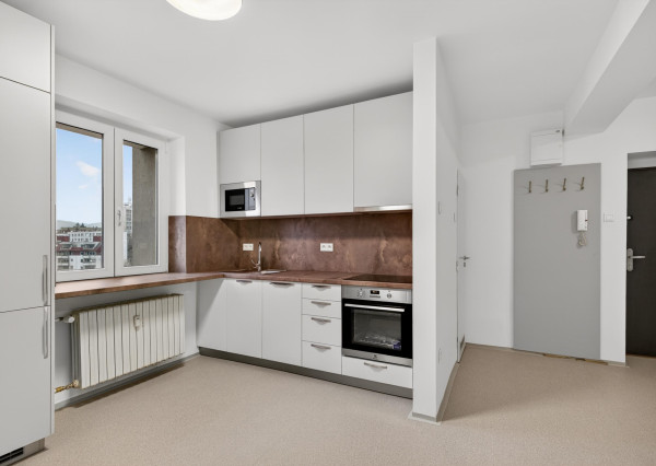 Prenajímame praktický, klimatizovaný byt na Hradnom kopci