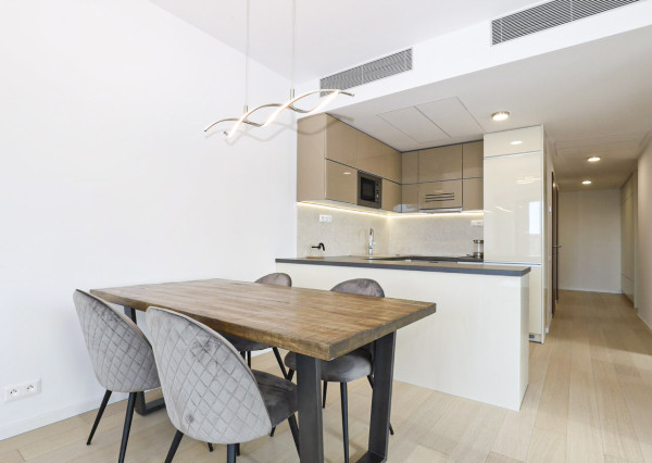 Prenajímame dizajnový a priestranný 3i byt v obľúbenom projekte SKY PARK