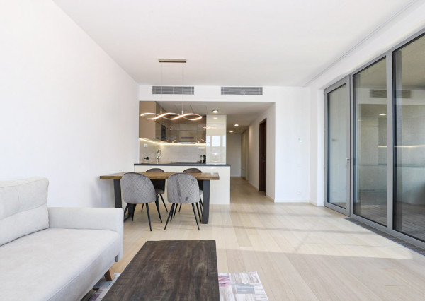 Prenajímame dizajnový a priestranný 3i byt v obľúbenom projekte SKY PARK