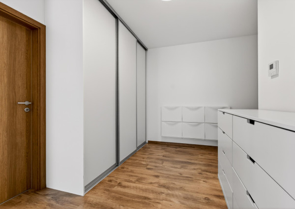 Predávame 3. izbový byt s parkovacím státím v projekte NOBELOVA