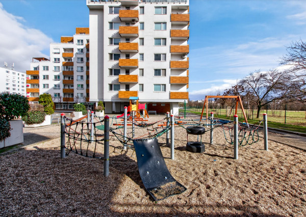 Predávame 3. izbový byt s parkovacím státím v projekte NOBELOVA