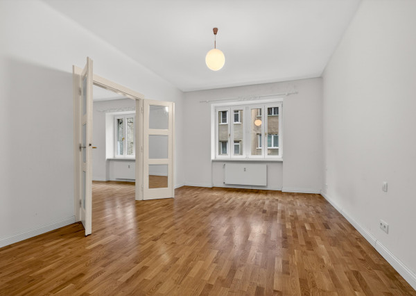 Predávame rekonštruovaný 3-izbový byt s lodžiou v obľúbenej lokalite Starého mesta, Belopotockého ul.