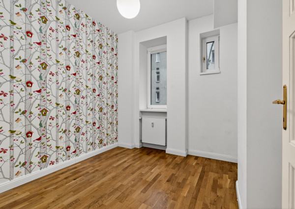 Predávame rekonštruovaný 3-izbový byt s lodžiou v obľúbenej lokalite Starého mesta, Belopotockého ul.