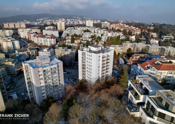 Prenajímame praktický, klimatizovaný byt na Hradnom kopci