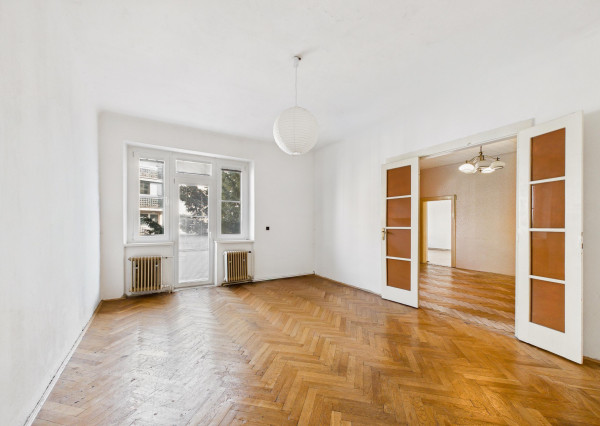 REZERVOVANÉ - Predávame veľkometrážny 4-izbový byt na Palisádach s výhľadom na hrad