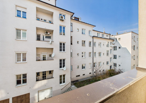 REZERVOVANÉ - Predávame veľkometrážny 4-izbový byt na Palisádach s výhľadom na hrad