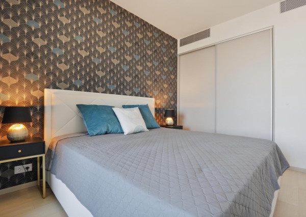 Predávame dizajnový 2i byt s výhľadom na hrad a panoramu Starého mesta, VEŽA 1 SKY PARK