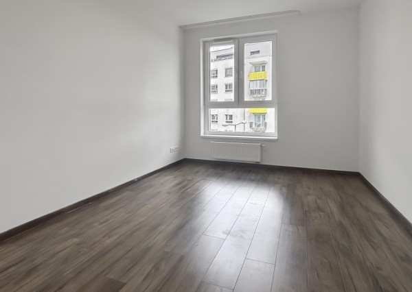 Prenajímame 3-izbový byt na ulici Pri Hrubej lúke s parkovacím miestom v garáži, domáci miláčikovia sú vítaní