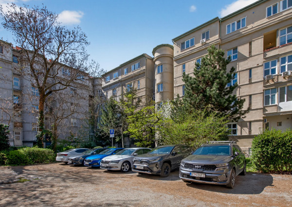 Predávame jedinečný 2-izbový mezonet na Žilinskej ulici pri Slovenskom rozhlase