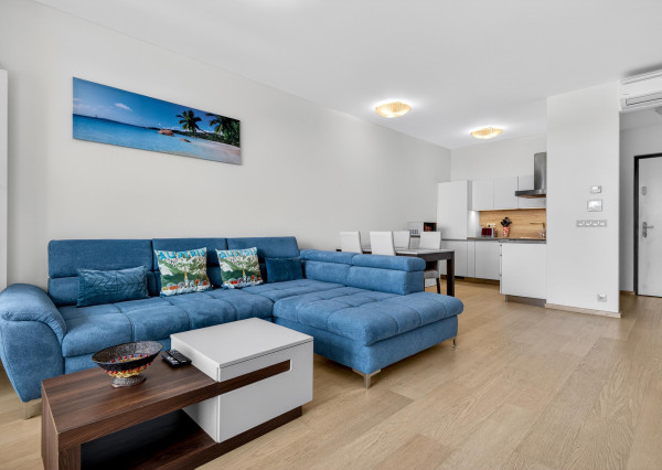 Prenajímame priestranný 2 izbový byt s výhľadom na Bratislavský hrad, PANORAMA CITY