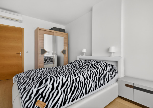 Prenajímame priestranný 2 izbový byt s výhľadom na Bratislavský hrad, PANORAMA CITY