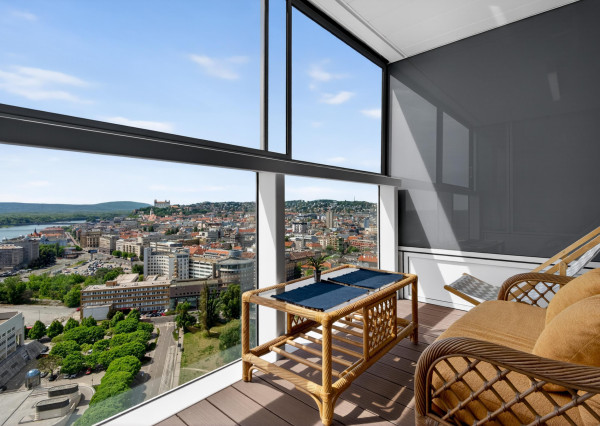 Prenajímame priestranný 2 izbový byt s výhľadom na Bratislavský hrad, PANORAMA CITY