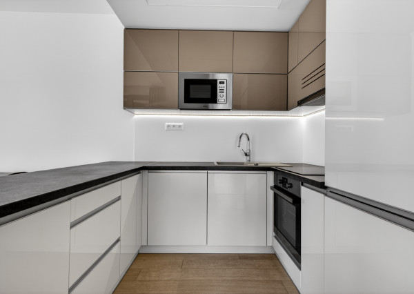 Prenajímame dizajnový a priestranný 3i byt v obľúbenom projekte SKY PARK