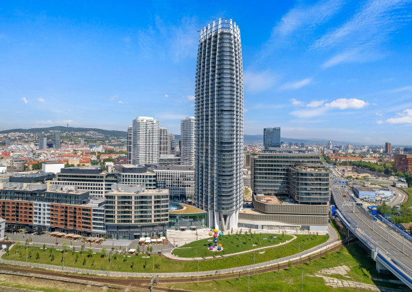 Predávame dizajnový 2-izbový byt na 35.poschodí s panoramatickým výhľadom EUROVEA TOWER