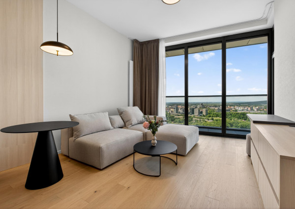 Predávame dizajnový 2-izbový byt na 35.poschodí s panoramatickým výhľadom EUROVEA TOWER