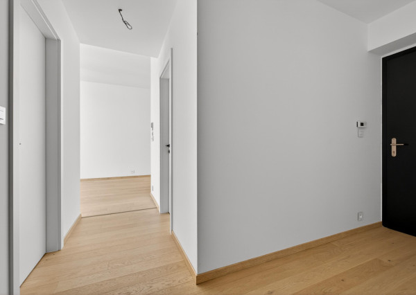 Predávame  2-izbový byt - ateliér na 35.poschodí s panoramatickým výhľadom v  EUROVEA TOWER