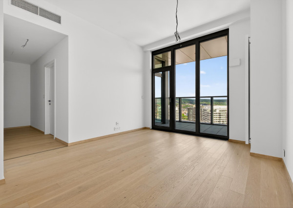 Predávame  2-izbový byt - ateliér na 35.poschodí s panoramatickým výhľadom v  EUROVEA TOWER
