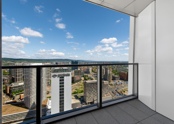 Predávame  2-izbový byt - ateliér na 35.poschodí s panoramatickým výhľadom v  EUROVEA TOWER