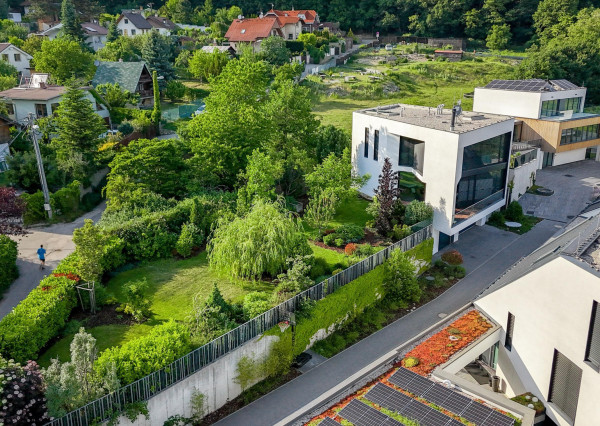 PREDÁVAME - Výnimočnú rodinnú vilu s panoramatickými výhľadmi Ahoj - Briežky