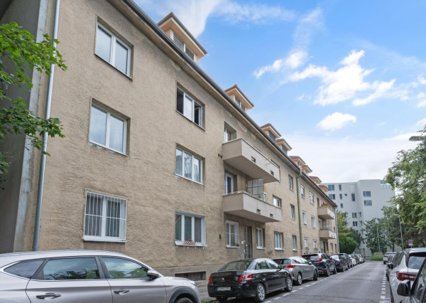 Predávame priestranný 4.izbový byt na Súťažnej ul. – 500 bytov