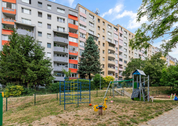 Predávame praktický byt s loggiou na Veternicovej ulici