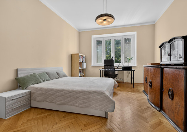 Predávame priestranný 4-izbový byt (100 m²) na Panenskej ulici v Starom Meste