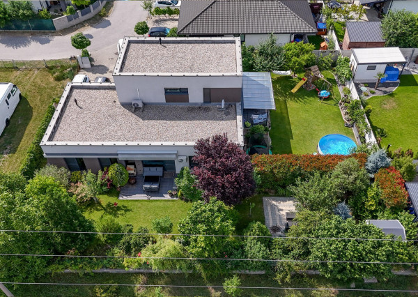 Predávame 4-izbový byt so záhradou 302 m² a dostatkom súkromia v Bernolákove