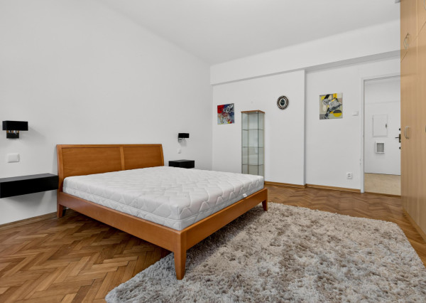 Prenajímame 3-izbový byt s parkovaním na Hradnom kopci vo vilovej štvrti