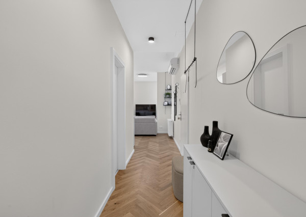 Predávame štýlový 2-izbový apartmán v projekte UNO na Poštovej ulici v centre Bratislavy
