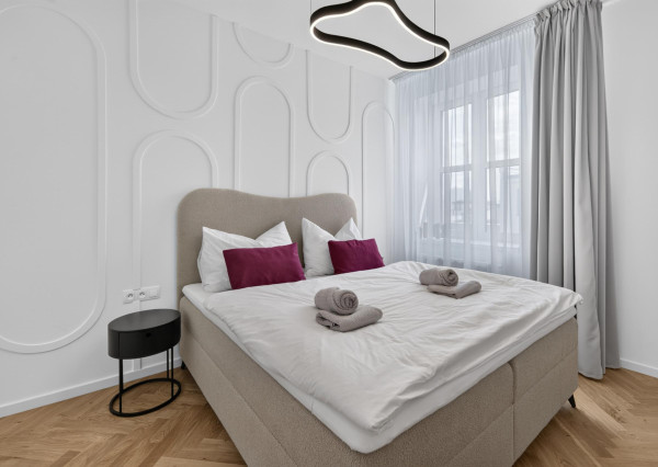 Predávame štýlový 2-izbový apartmán v projekte UNO na Poštovej ulici v centre Bratislavy