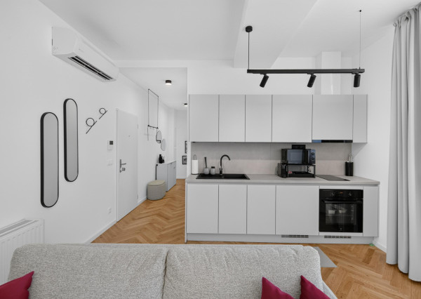 Predávame štýlový 2-izbový apartmán v projekte UNO na Poštovej ulici v centre Bratislavy