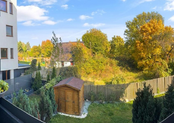 Prenajímame 2-izbový byt s balkónom, garážou a pivnicou v Mlynskej doline