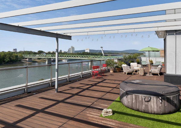 Prenajímame exkluzívny 4-izbový penthouse s panoramatickou terasou v Eurovea I