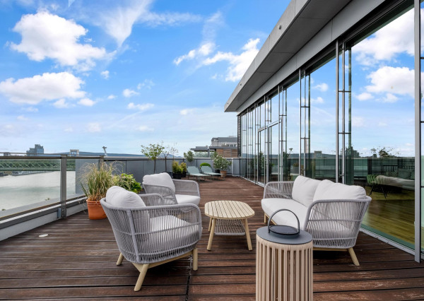Prenajímame exkluzívny 4-izbový penthouse s panoramatickou terasou v Eurovea I
