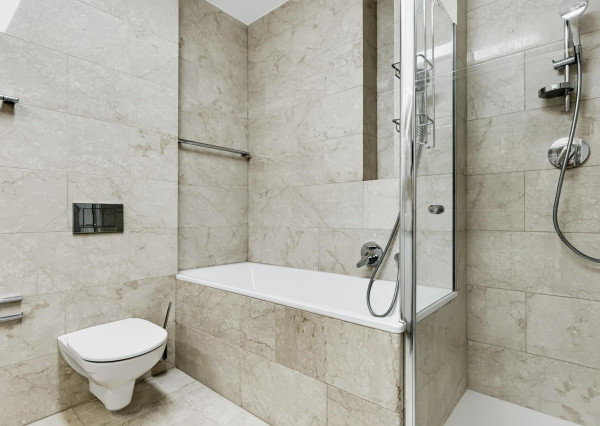 Predávame 3-izbový byt (117 m²)  pri Hviezdoslavovom námestí na Strakovej ulici