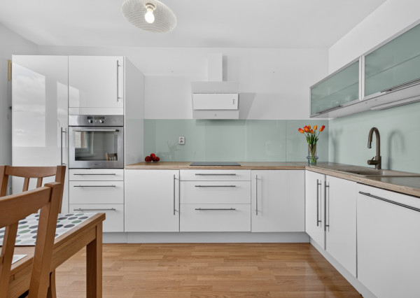 Predávame 3-izbový byt s dvoma balkónmi na 16 poschodí s panoramatickým výhľadom
