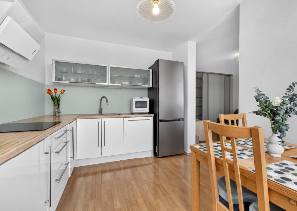 Predávame 3-izbový byt s dvoma balkónmi na 16 poschodí s panoramatickým výhľadom