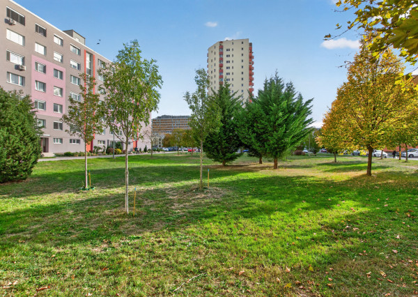 Predávame 3-izbový byt s dvoma balkónmi na 16 poschodí s panoramatickým výhľadom
