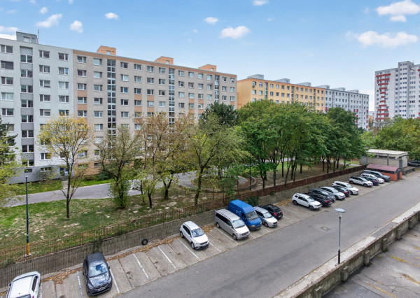 Predávame byt (dvojgarzonku) s dvomi loggiami na Blagoevovej ulici