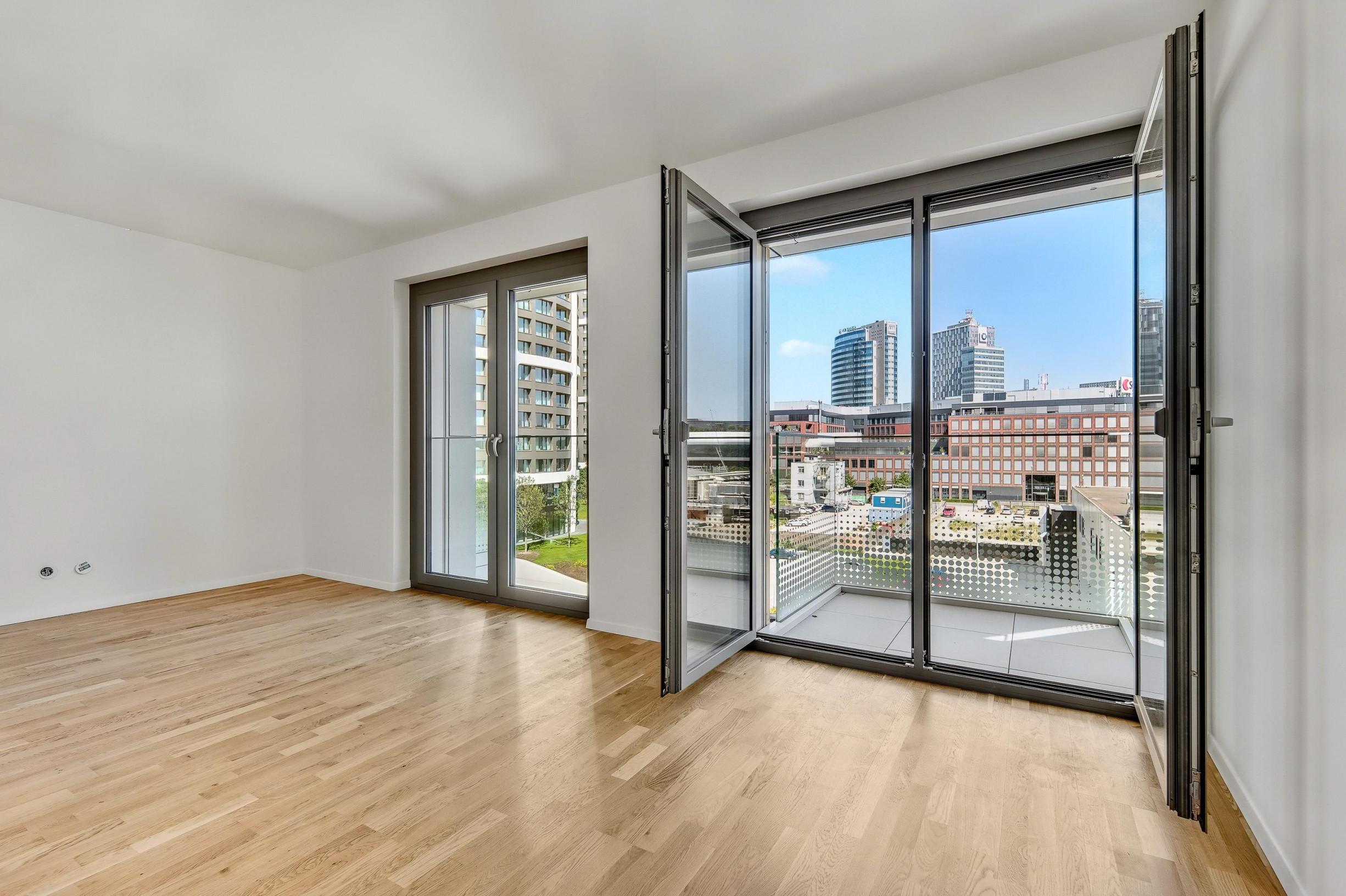 FRANK ZICHER - Predávame 3 izbový apartmán s 2 balkónmi v skolaudovanom projekte METROPOLIS v Downtowne, BA.I.