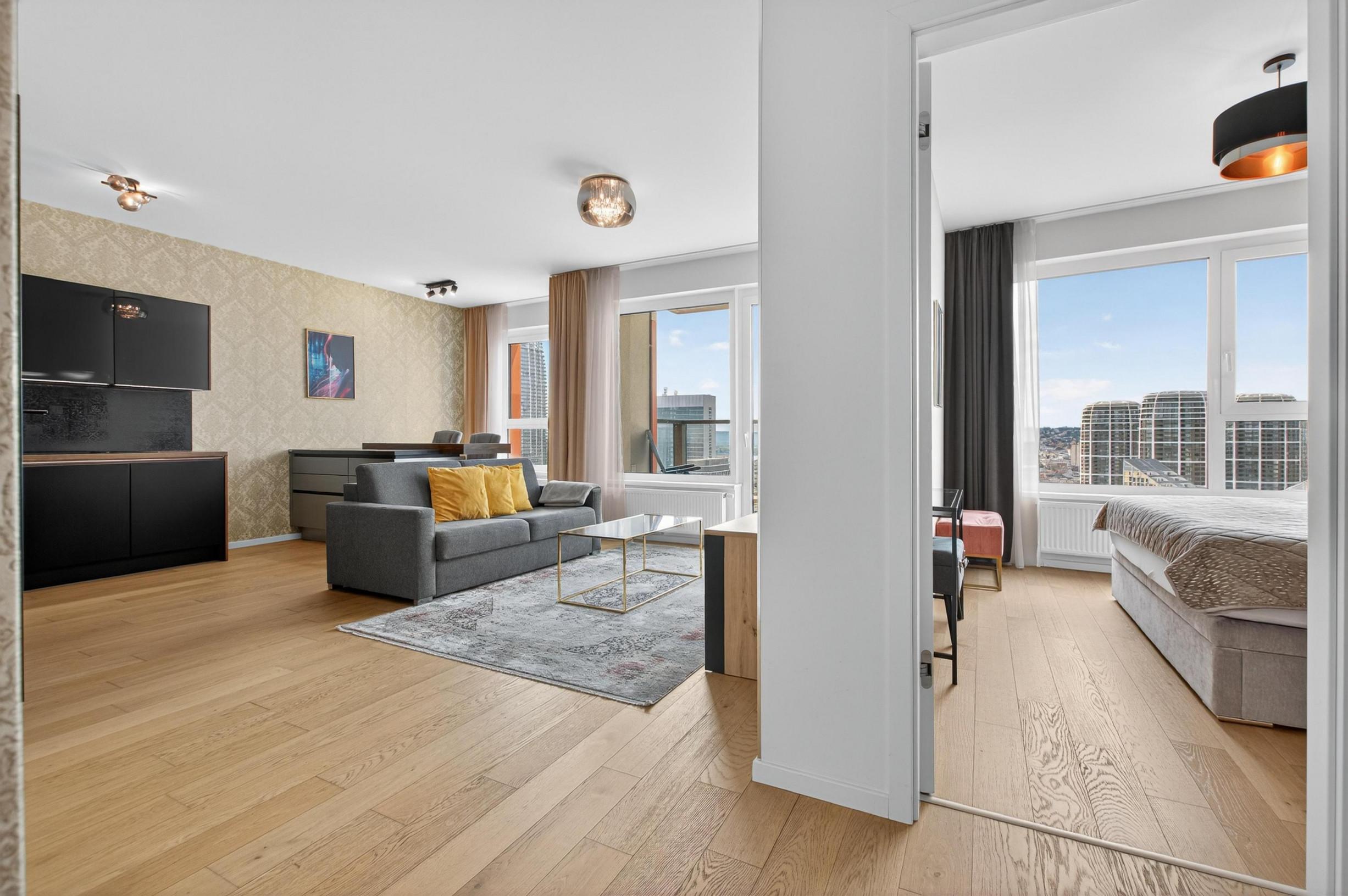 REZERVOVANÉ - Predávame nadštandardný 2. izbový byt v projekte Klingerka na 24. poschodí so západnou orientáciou a výhľadmi na hrad