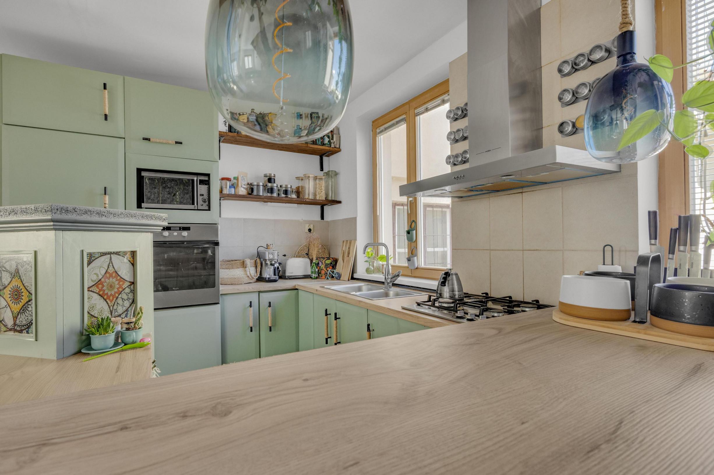 FRANK ZICHER - Prenajímame 2-izb. mezonet na Zochovej ulici s terasou s krásnym výhľadom na mesto