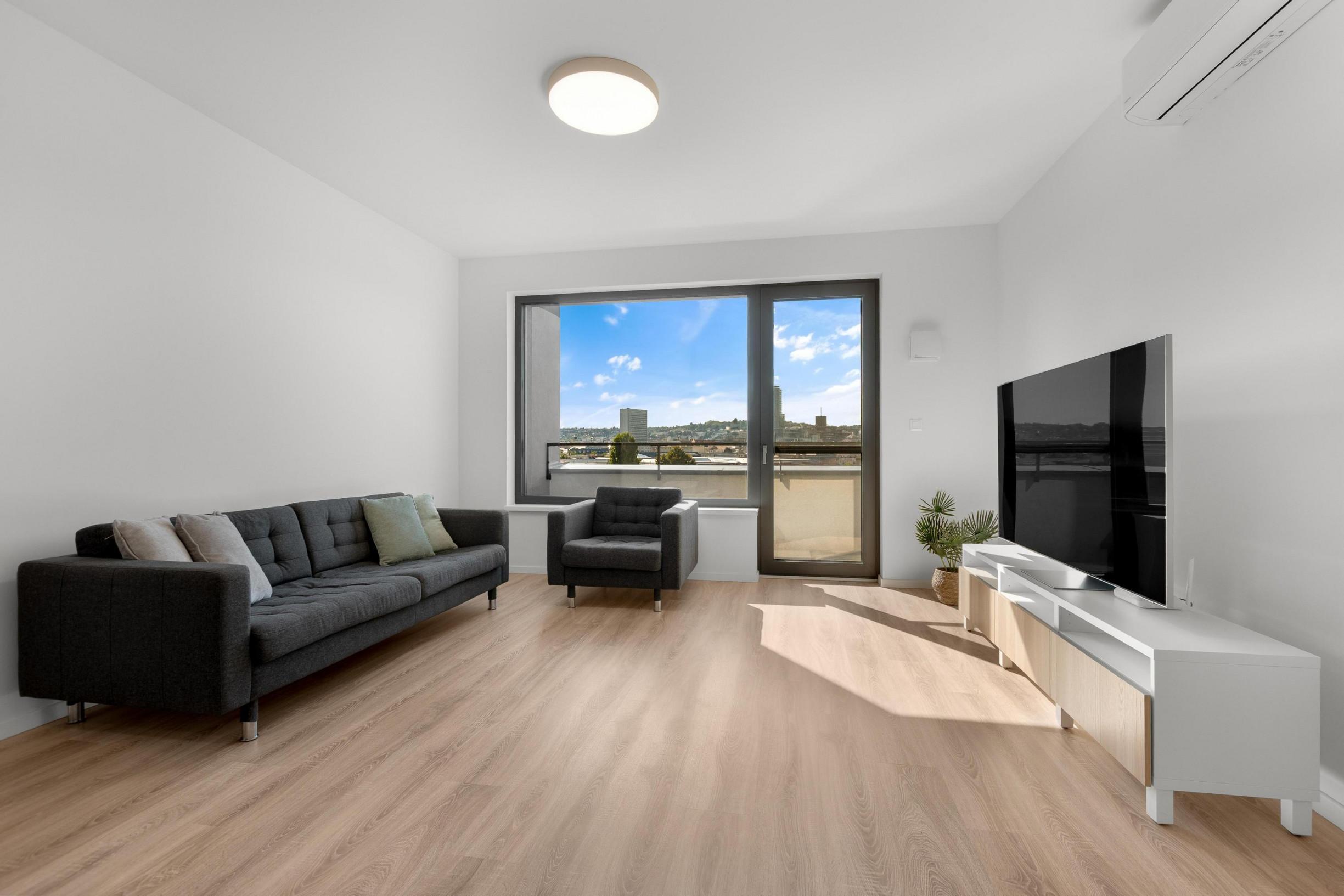 REZERVOVANÉ – Predávame 3 izb. exkluzívny byt v novostavbe so 180-stupňovým výhľadom na Bratislavu